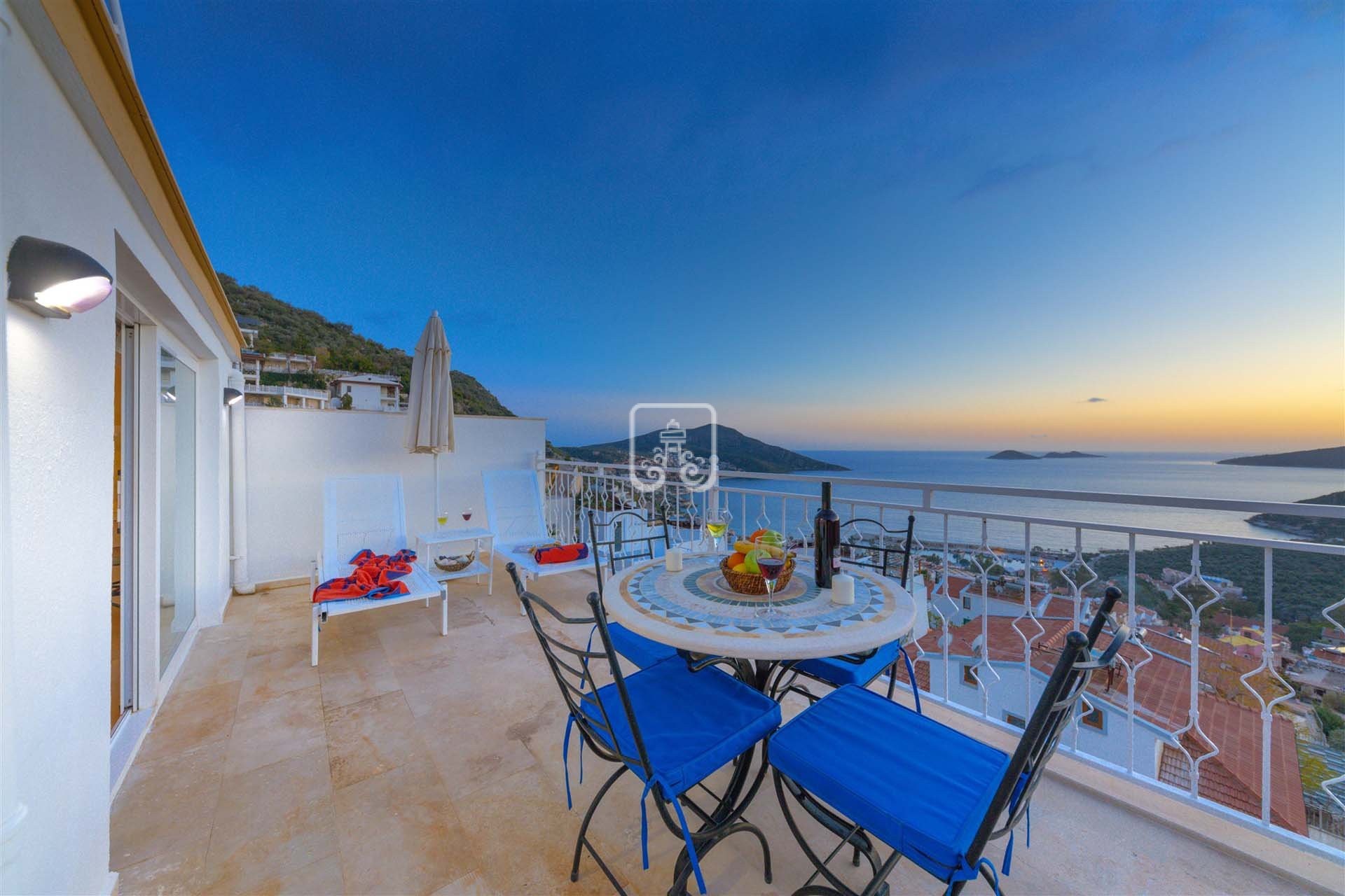 Azure Apartment Kalkan Holiday Villas & Apartments to Rent