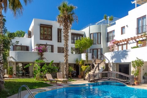 Baharat Apartment